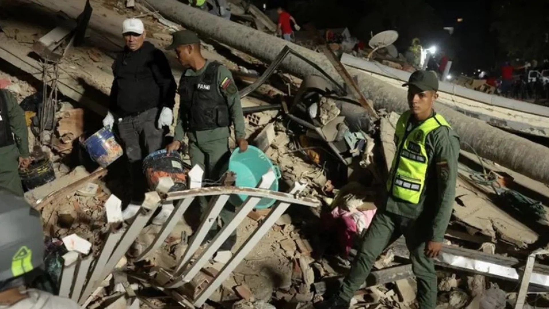 imgi_136_busqueda-en-venezuela-tras-el-doble-terremoto-16-9-aspect-ratio-default-0_da39