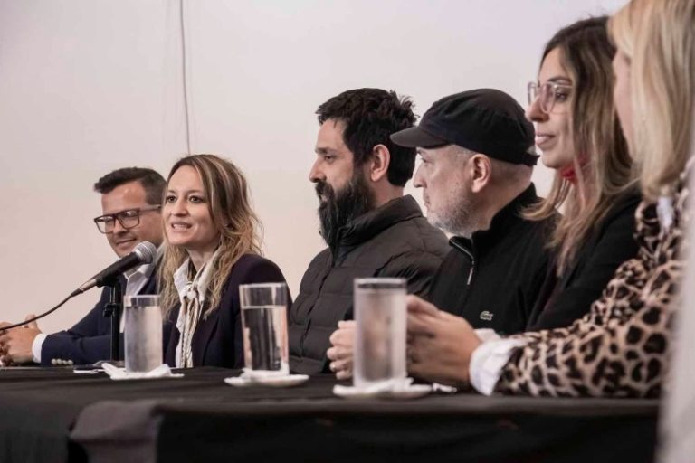 imgi_44_madre-cancion-bienal