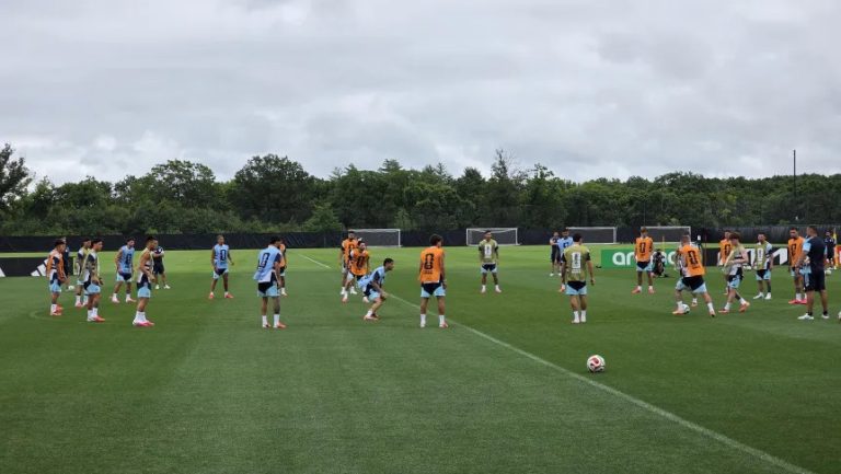 imgi_7_entrenamiento-de-la-seleccion-argentina_w862