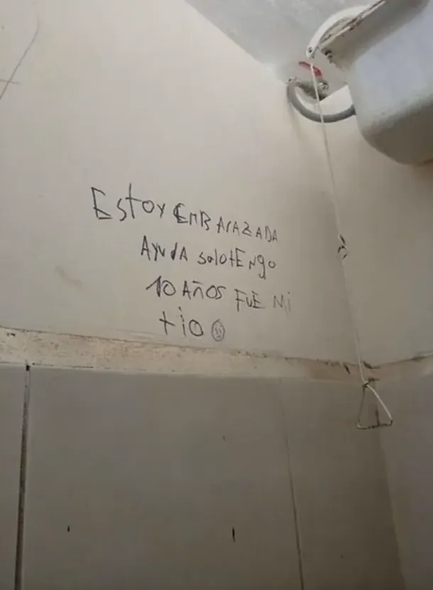 el-mensaje-fue-encontrado-uno-los-banos-la-escuela-fototiempo-san-juan-