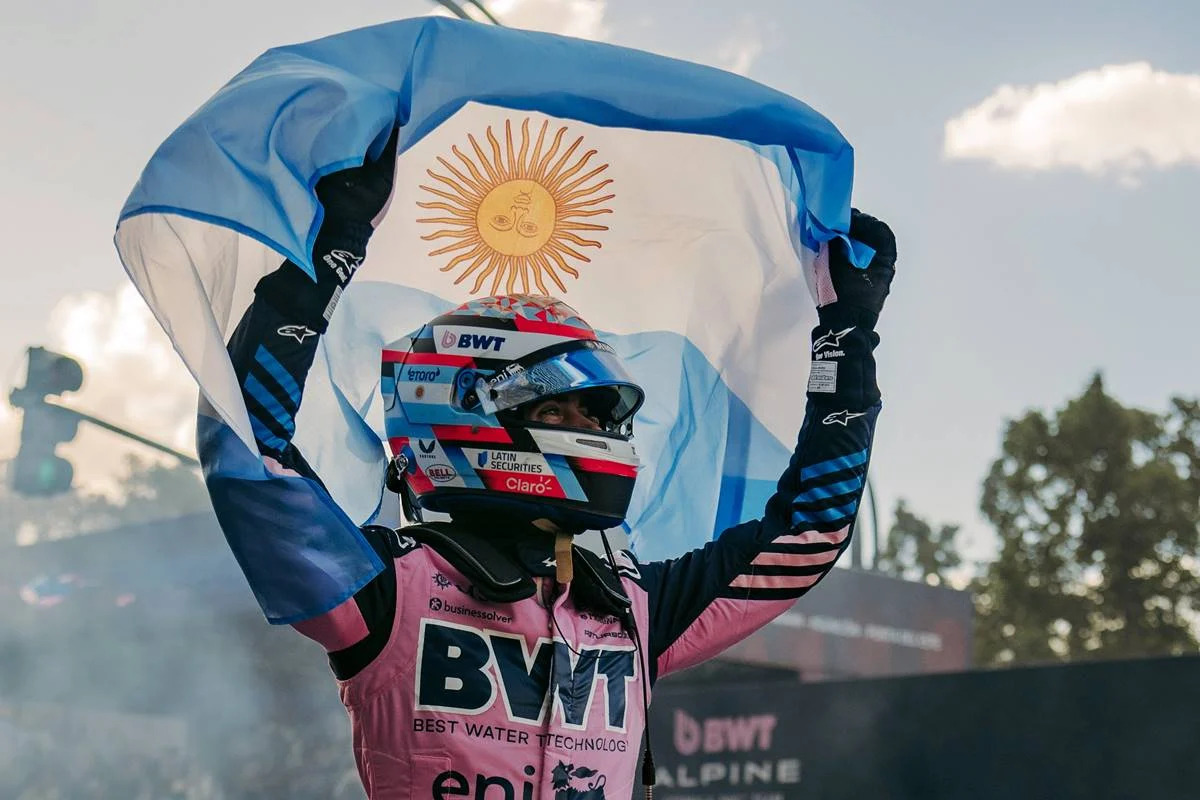 imgi_143_Franco-Colapinto-Road-Show-Buenos-Aires-2026-Bandera-Argentina